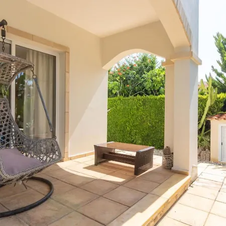 Thalassa - 3-br Coastal Retreat With Private Pool