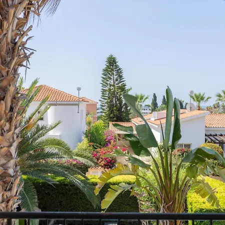 Thalassa - 3-br Coastal Retreat With Private Pool Feriehus
