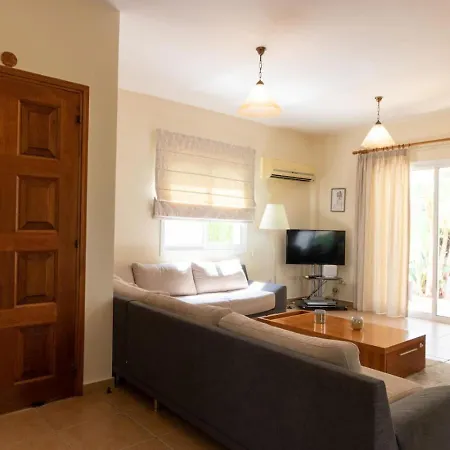Thalassa - 3-br Coastal Retreat With Private Pool Feriehus *