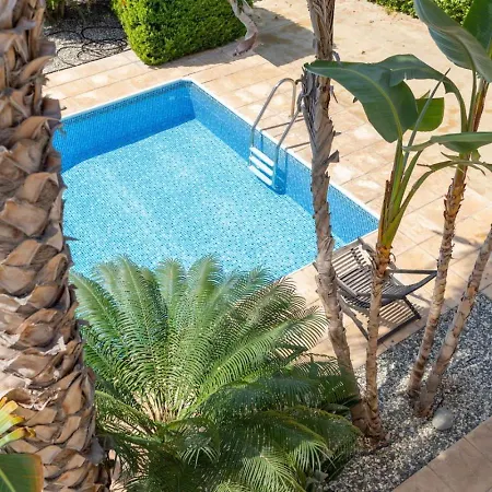 Thalassa - 3-br Coastal Retreat With Private Pool Feriehus