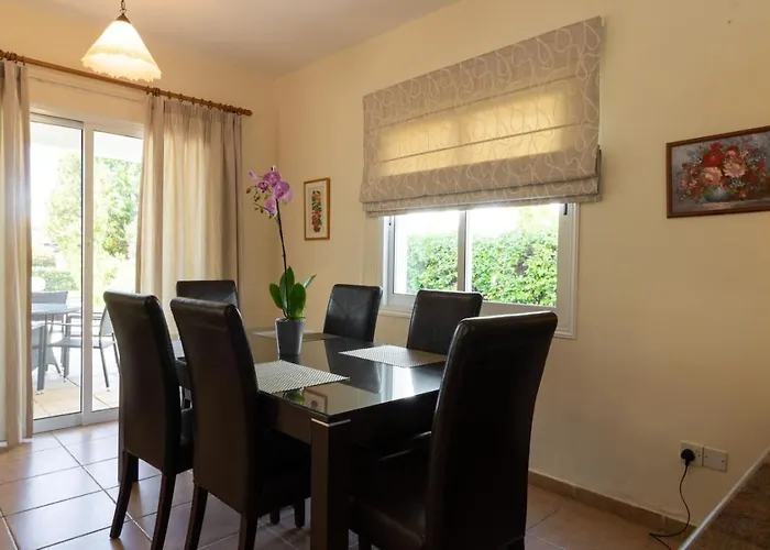 Thalassa - 3-br Coastal Retreat With Private Pool *